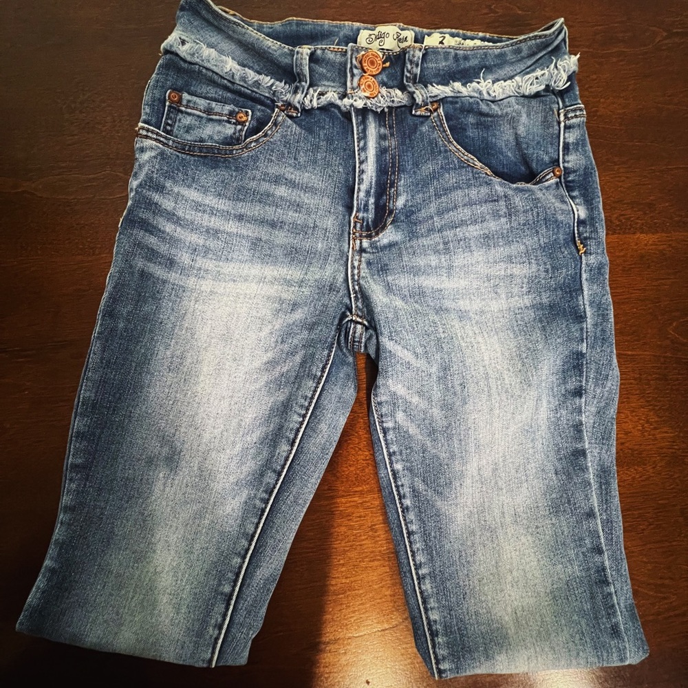 Like New Indigo Rein Distressed Denim Jeans Size 3